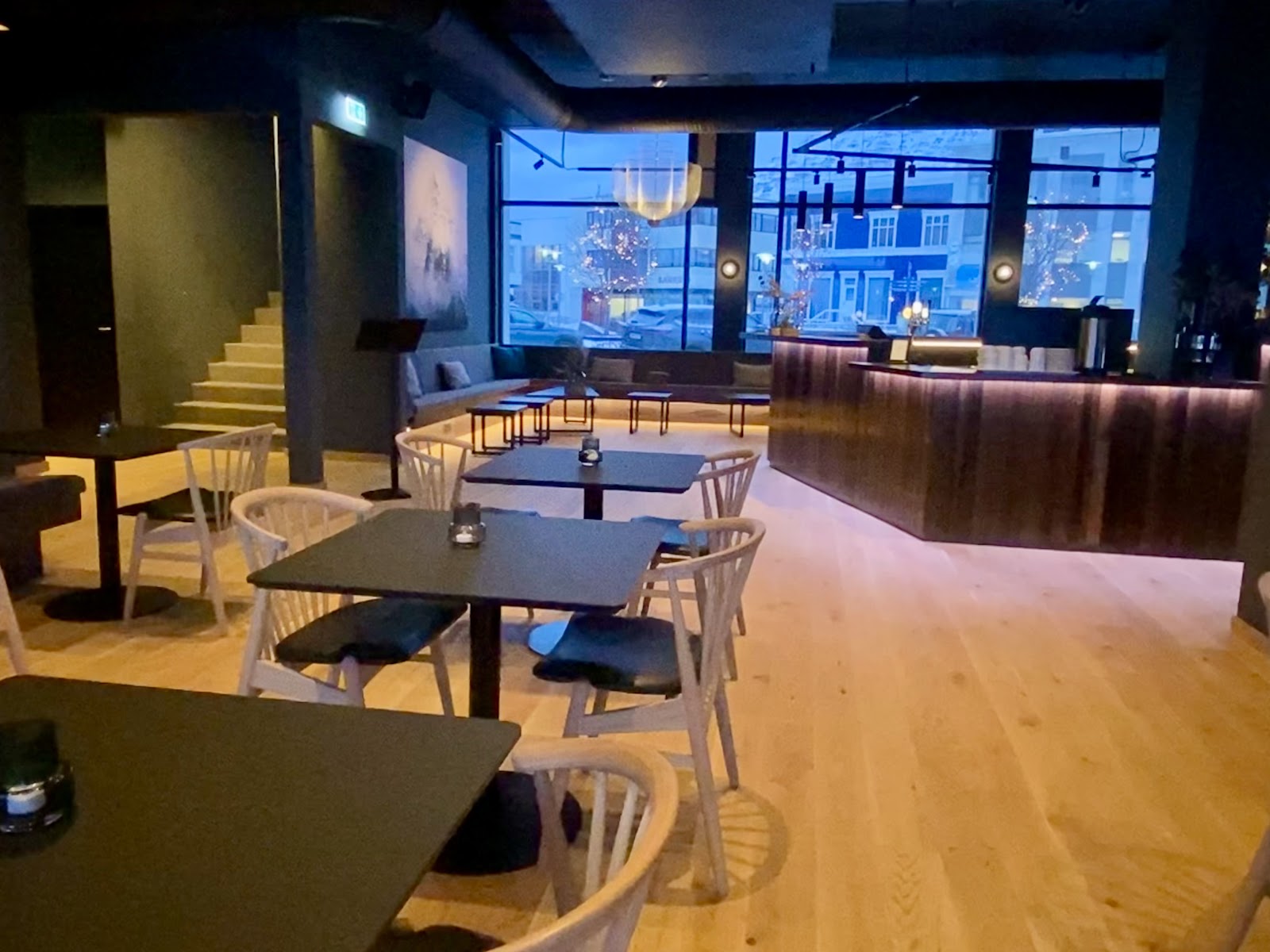 Logn, restaurant & bar