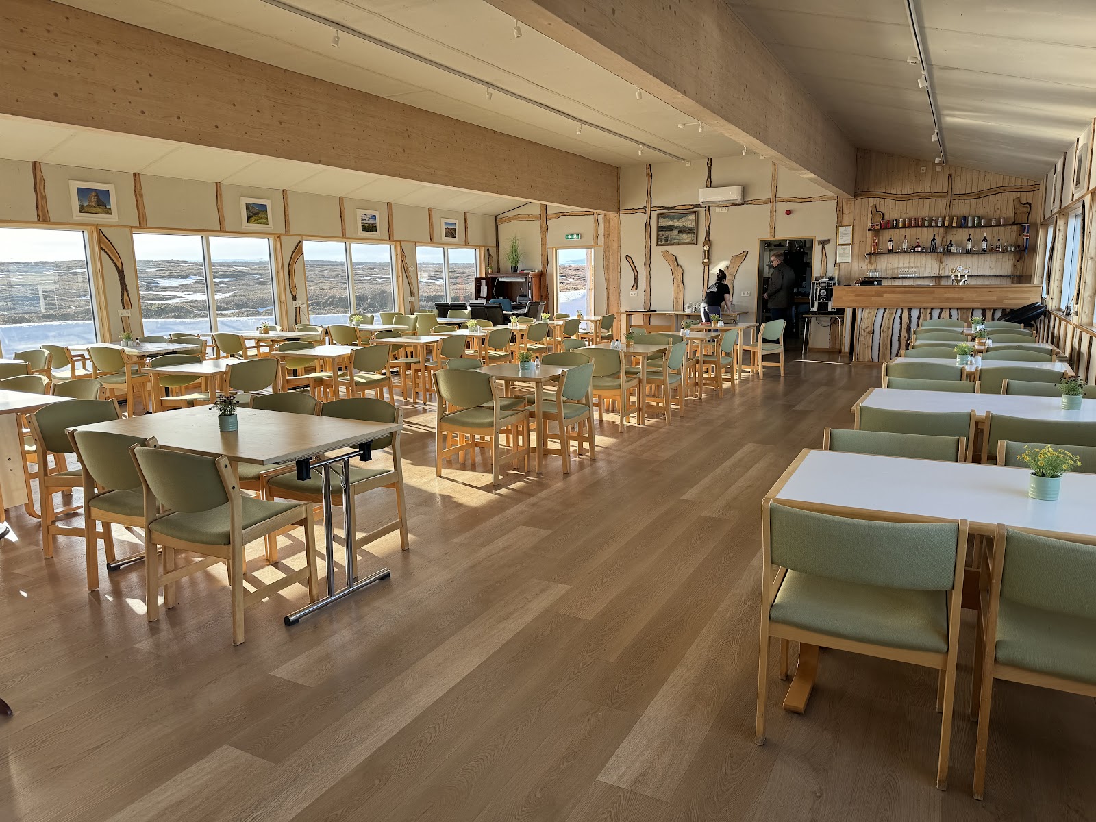 Veggur Restaurant & Guesthouse